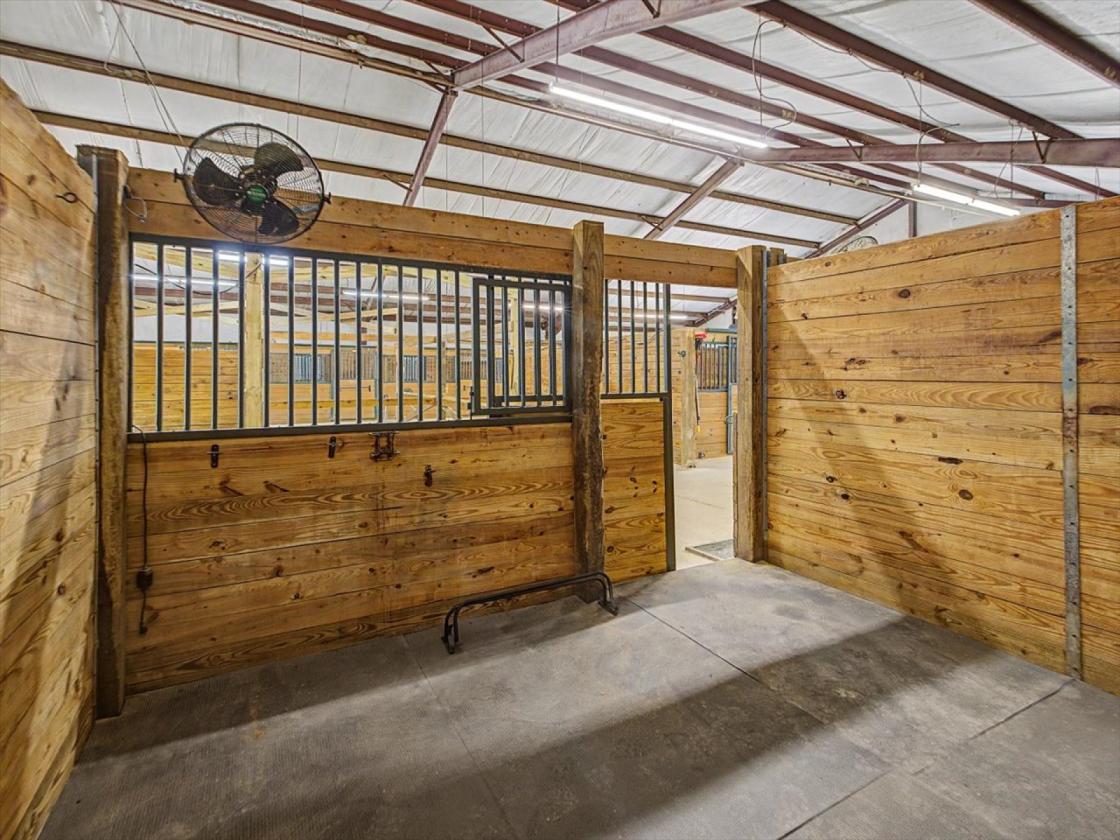 Exceptional Turnkey Equestrian Farm - photo 17