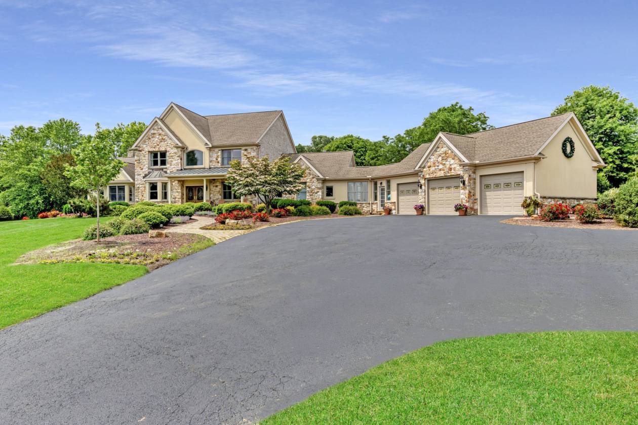 Horse Property for sale.