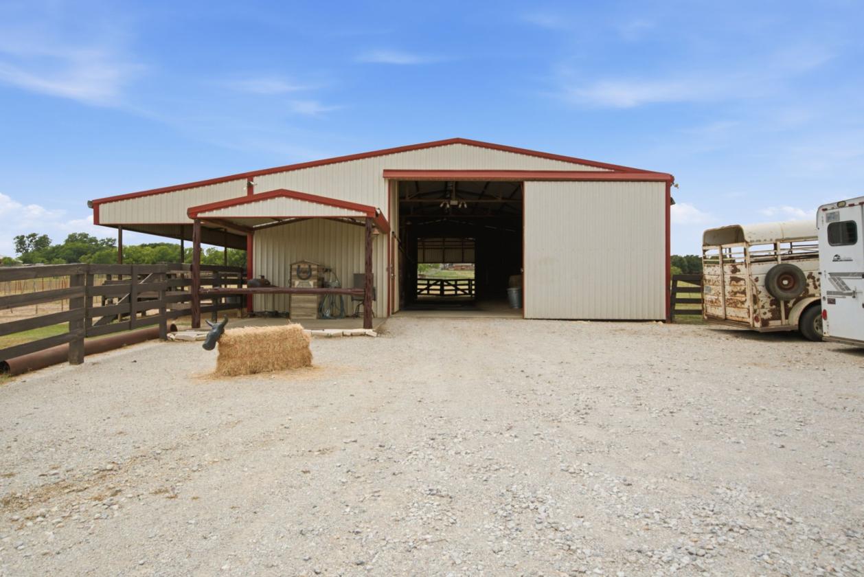 Beautiful Horse Property in Denton County - photo 22