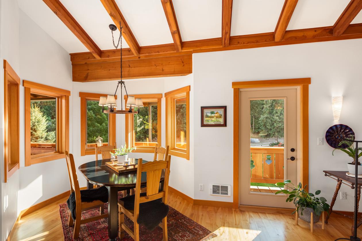 Where Mountain Living and Equestrian Dreams Come T - photo 12