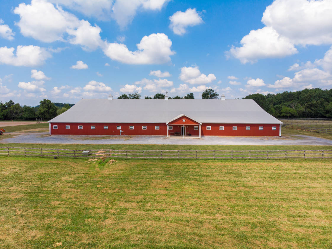 21 Acres, Indoor/Outdoor, 21 Stall Barn/ Renovated Farm House Carroll