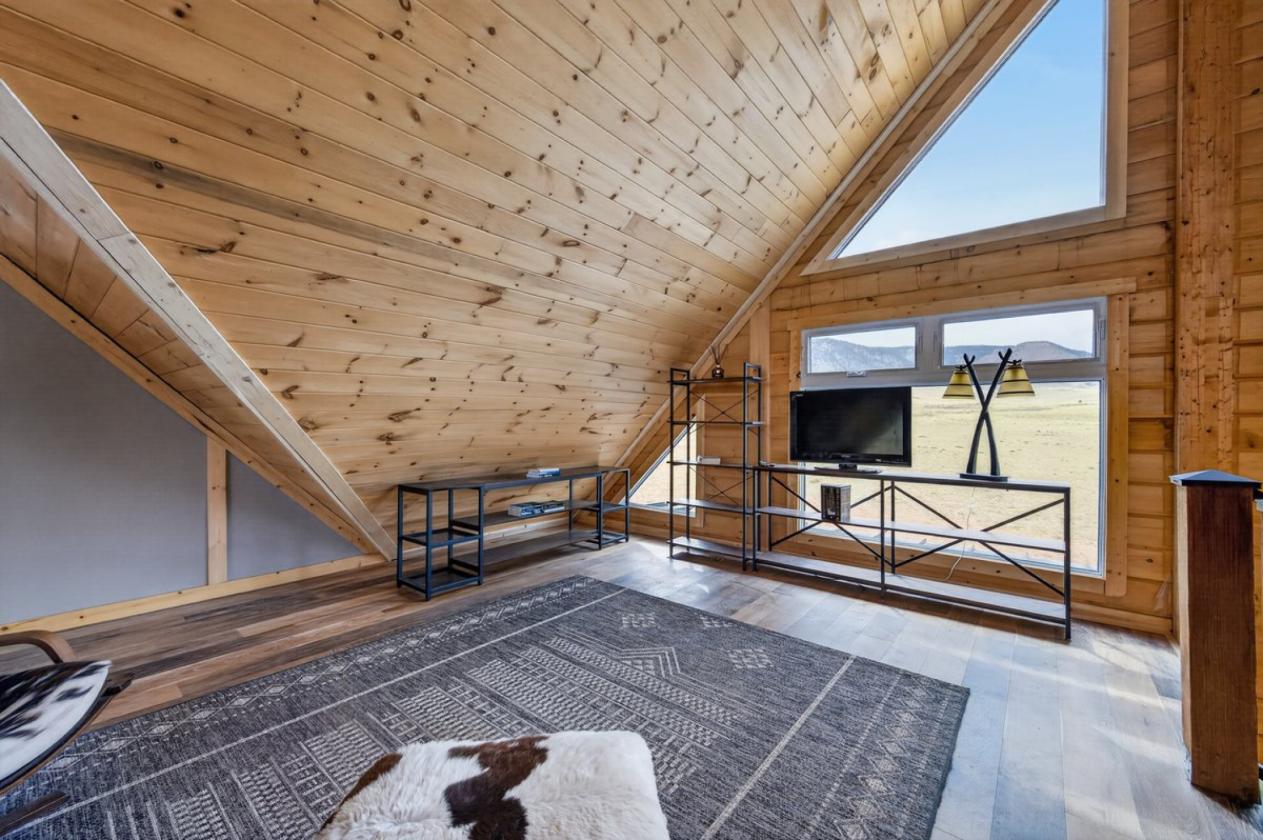 Unique Construction like no other in Wyoming! - photo 19
