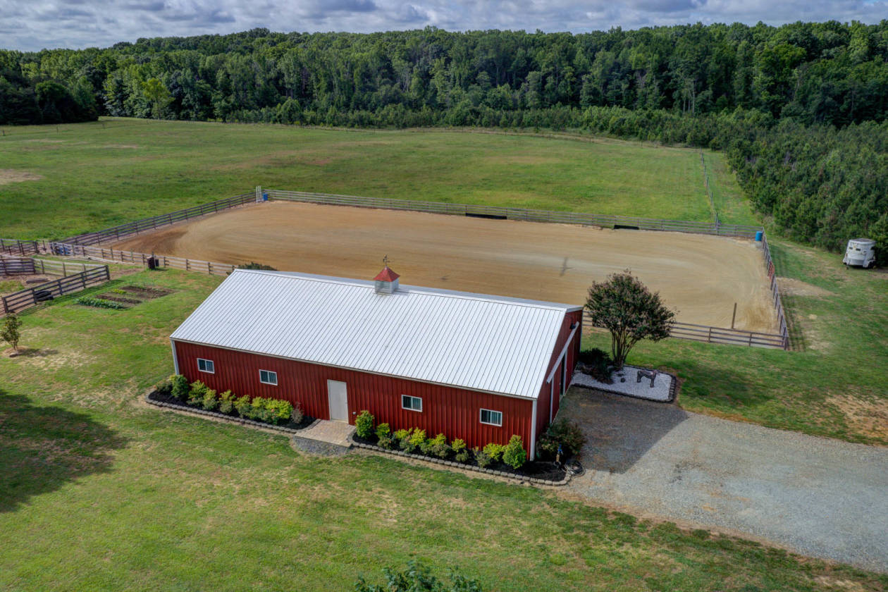 to Longview Farm a turnkey horse farm Elon, Caswell County