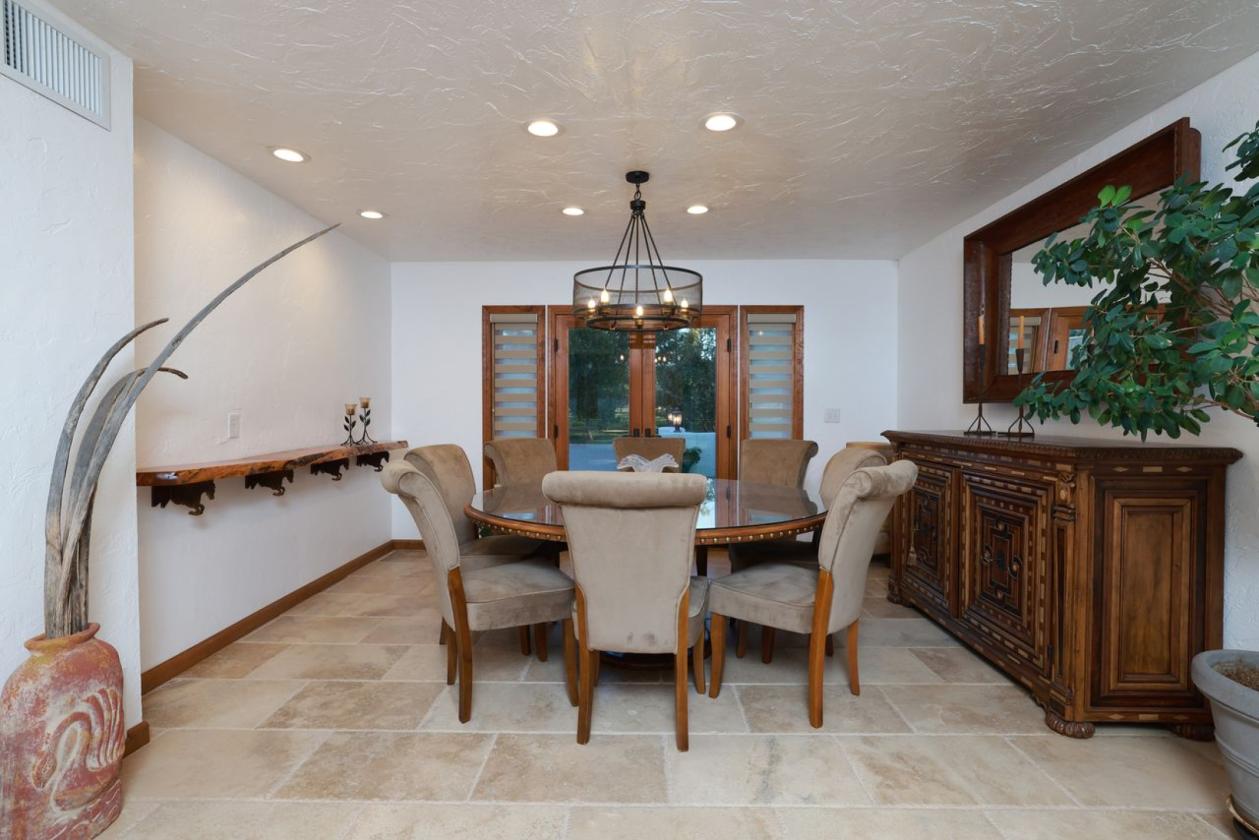 Elegant Custom Home with Grass Pastures - photo 12