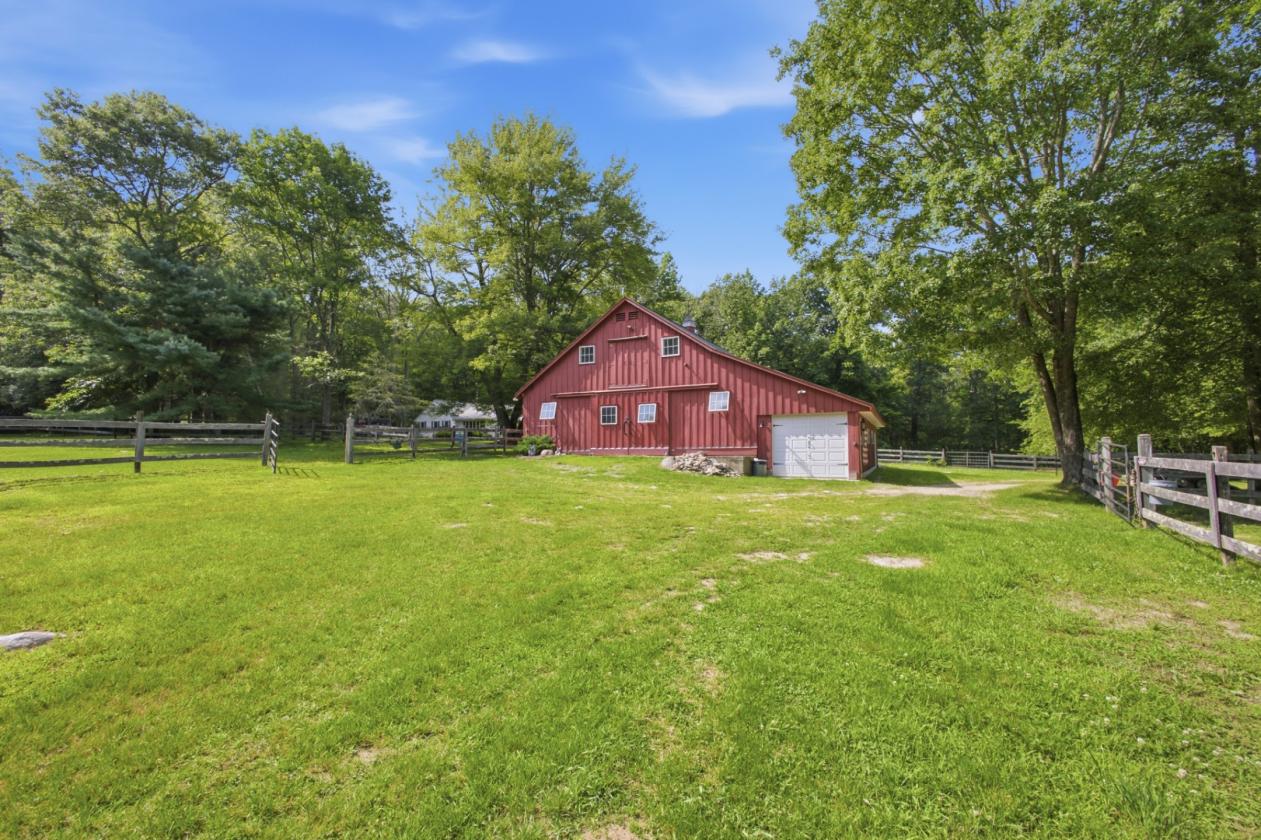 13.5-Acre Equestrian Farm with 12-Stall Barn - photo 7