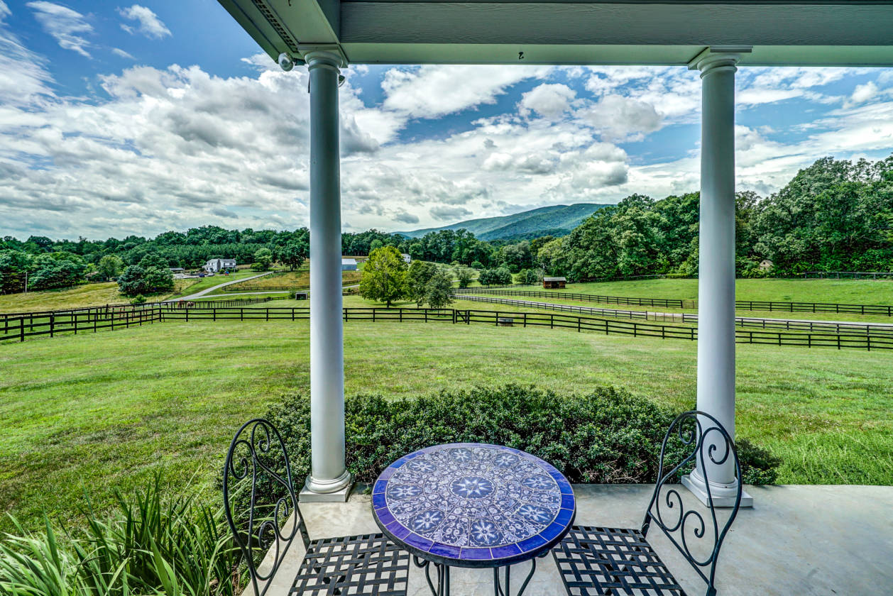 Equestrian property on 22+ acres in the heart of Virginia
