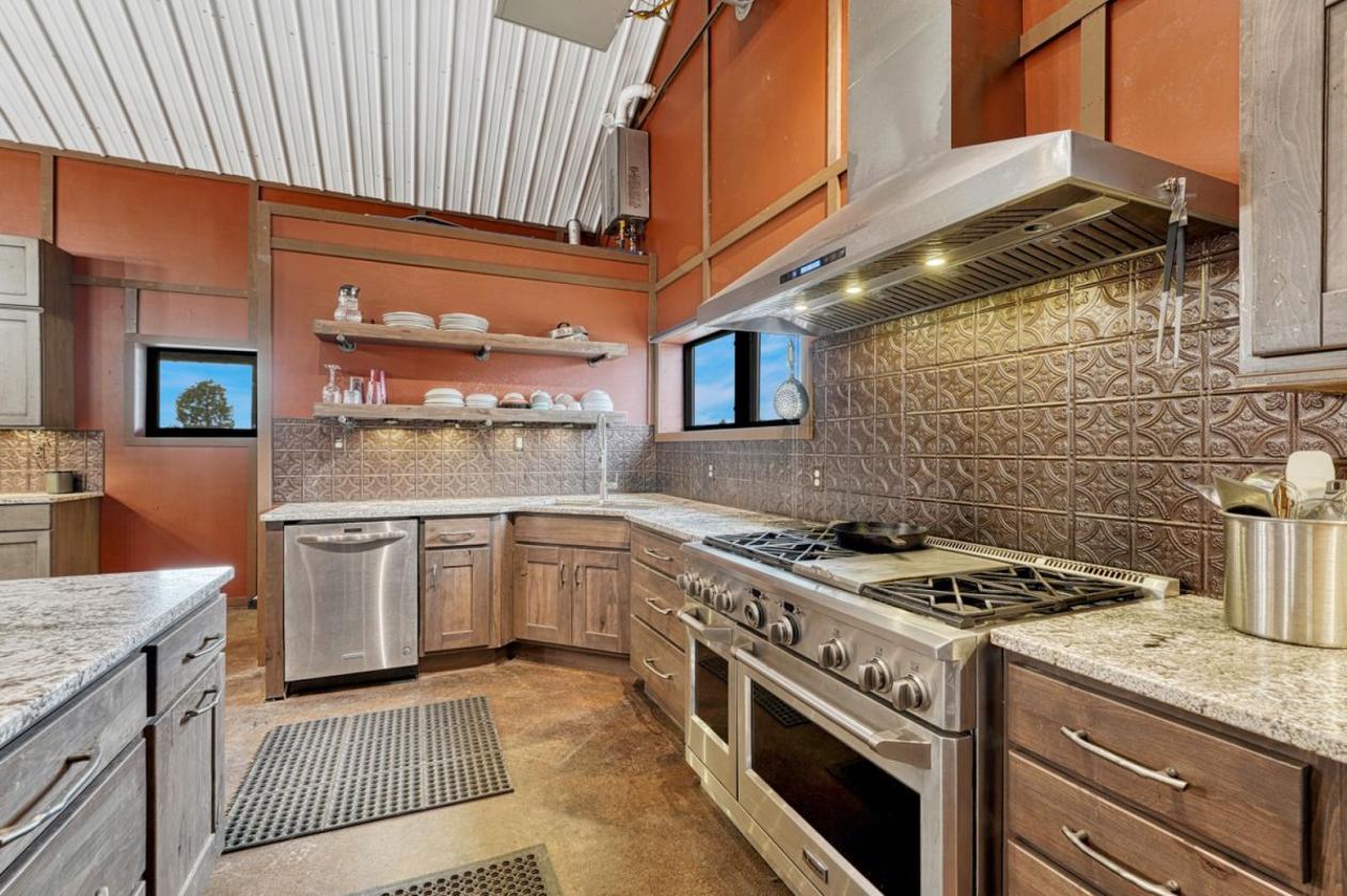 Timeless Equestrian Living Made for Entertaining - photo 28