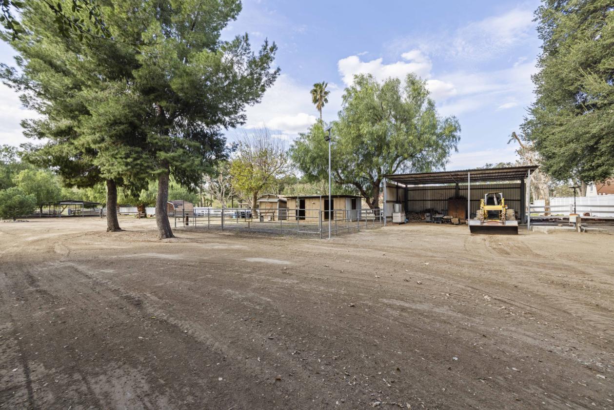 Amazing Horse Ranch just outside of Los Angeles - photo 19