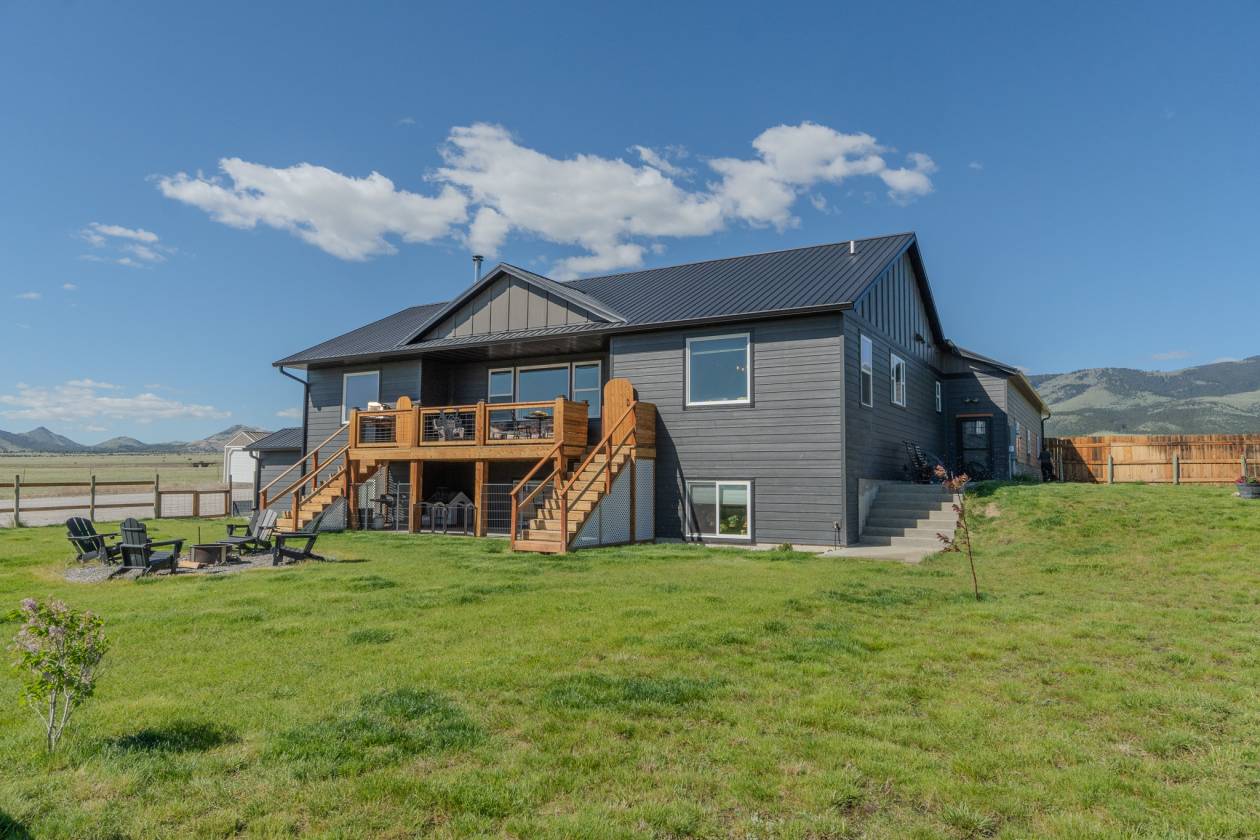 Horse Property for sale.