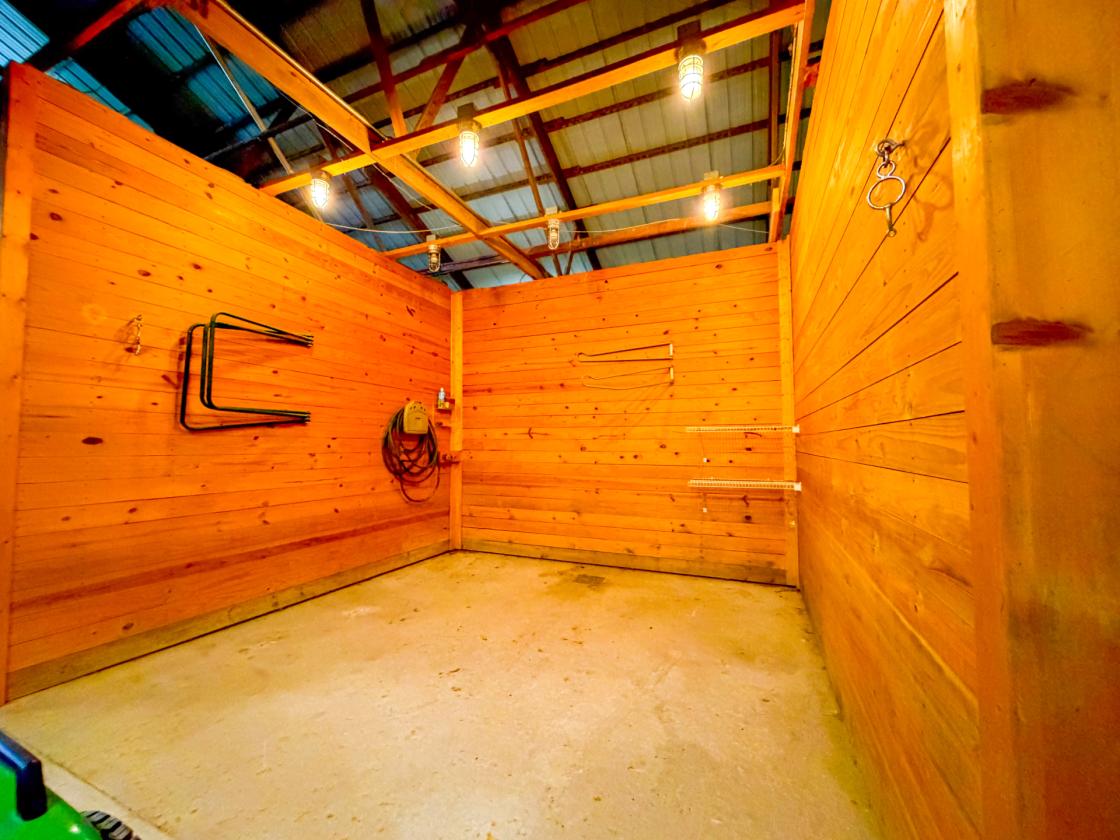 Traditional Ranch with Basement and Barn - photo 14
