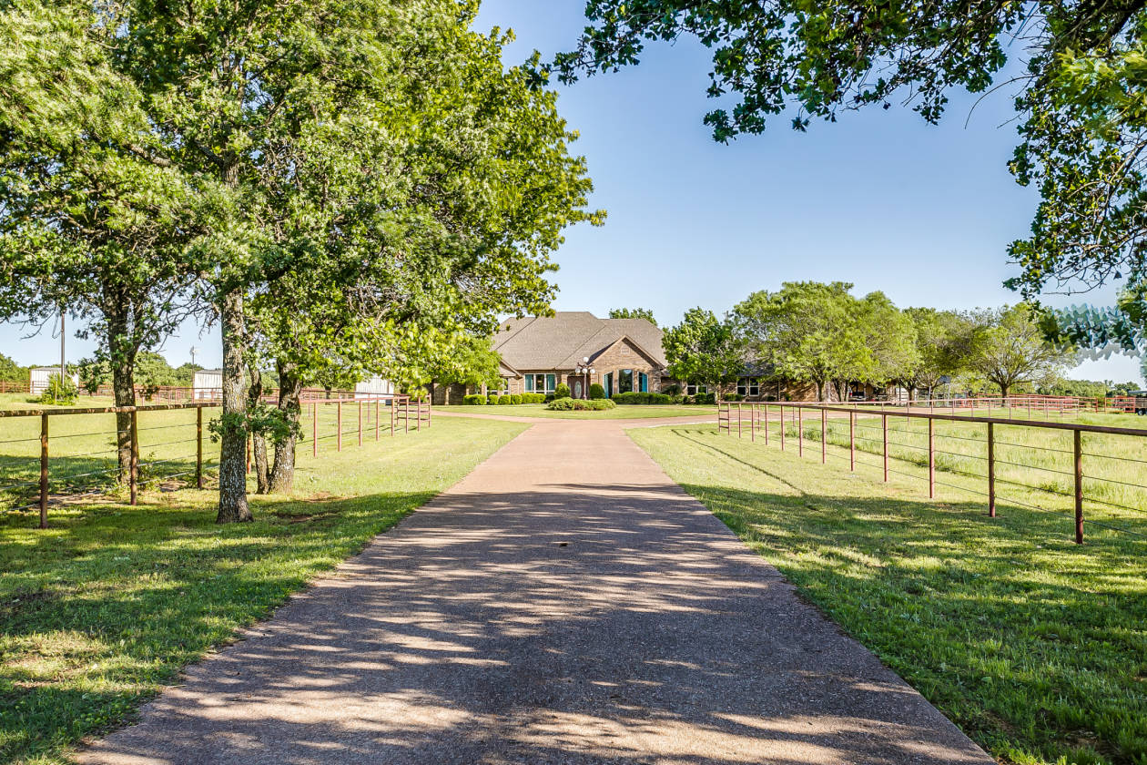 One of a kind Equestrian Ranch Estate! Cleburne, Johnson County