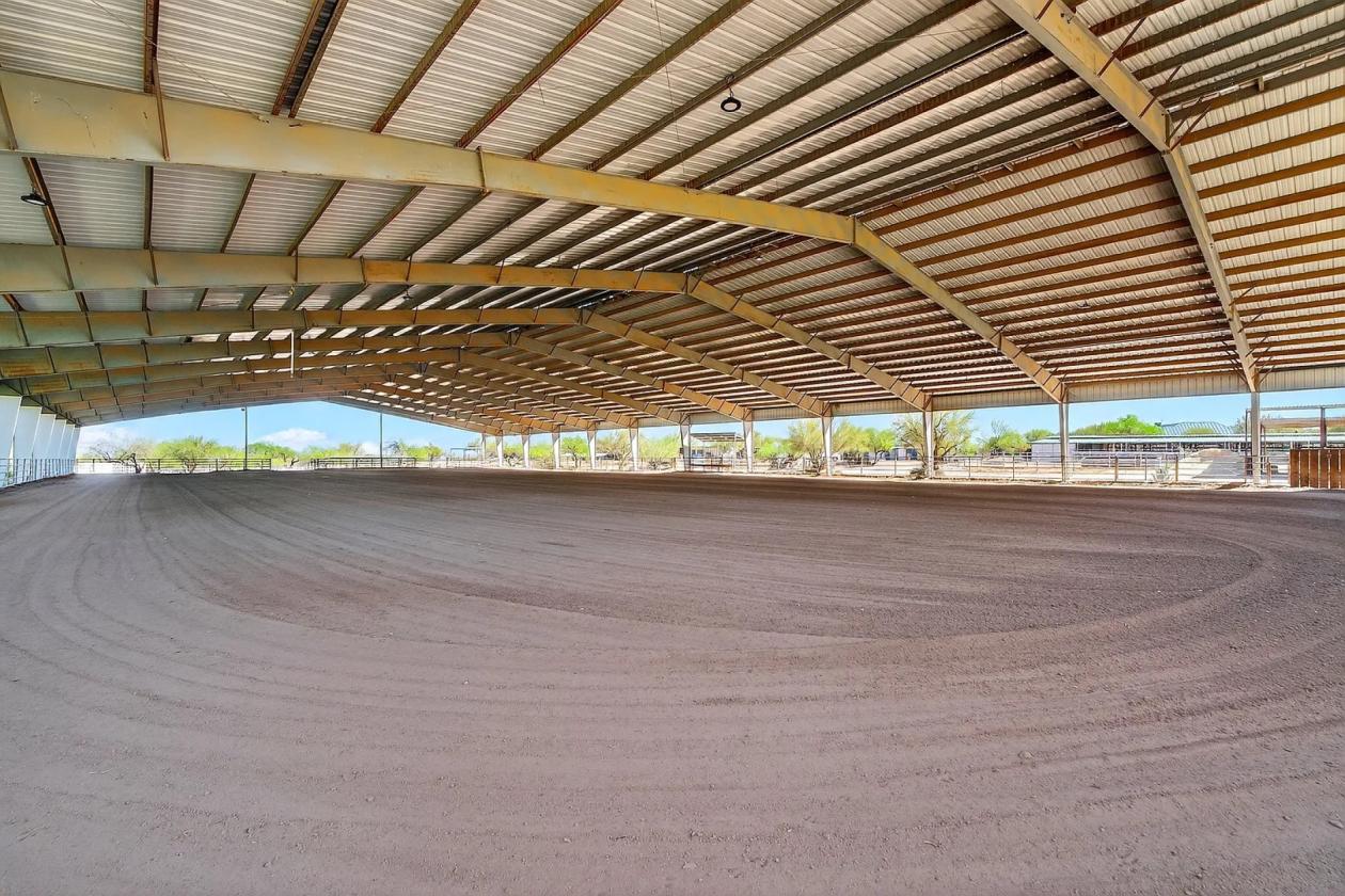 Income producing equestrian ranch on 10 acres - photo 6