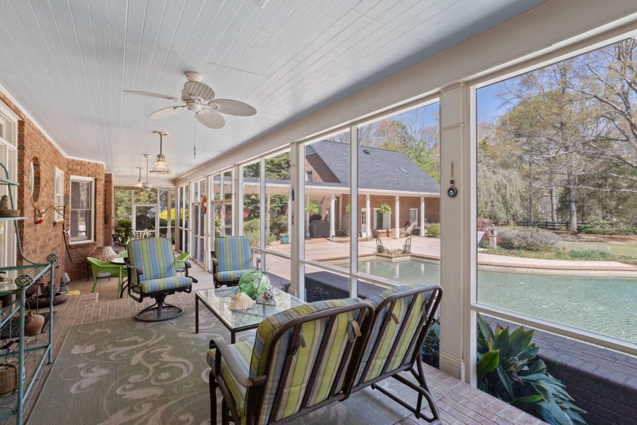 ROUX MANOR | AN EQUESTRIAN ESTATE & MINI FARM - photo 24