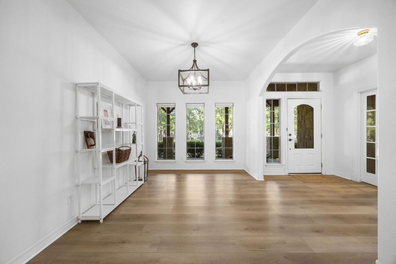 Beautiful Hill Country Home - photo 17