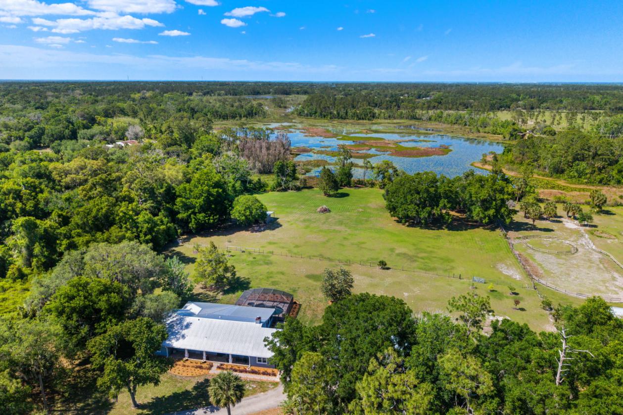 Lakefront Equestrian Estate: Pool, Barn & Pasture - photo 2