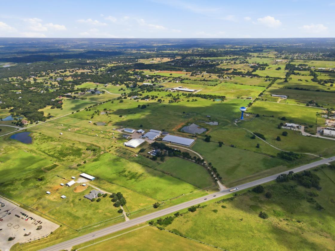 Exceptional Equestrian Estate w/ C-2 Potential! - photo 18