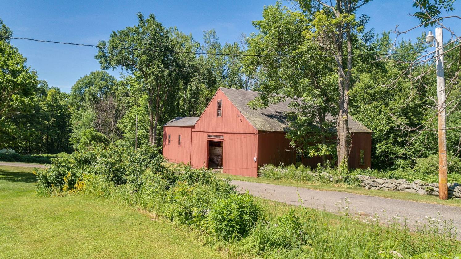 New England horse farm , barn and 20+ acres Princeton, Worcester