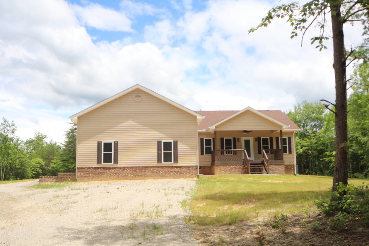 Custom Home in Ridgetop Acres adjacent to The Big South... Jamestown, Fentress County