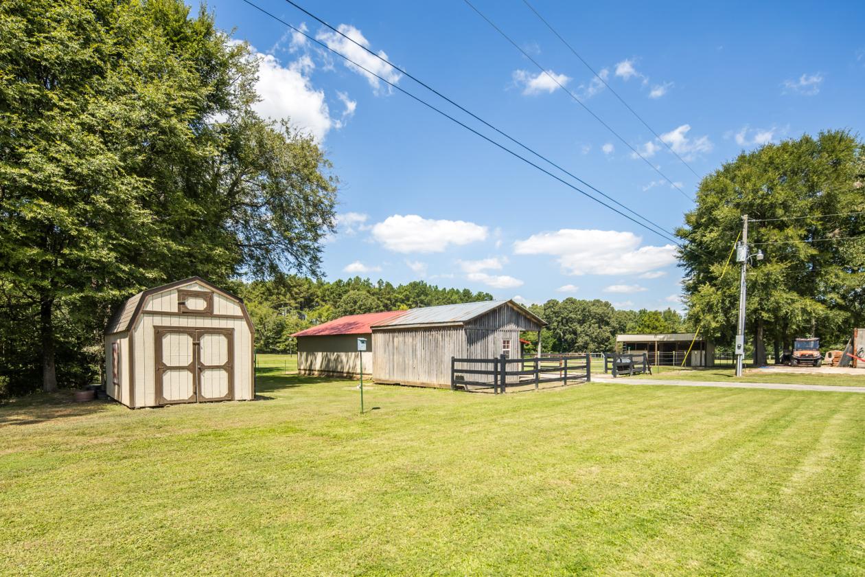 Manicured Equestrian Estate on 65 Acres - photo 27