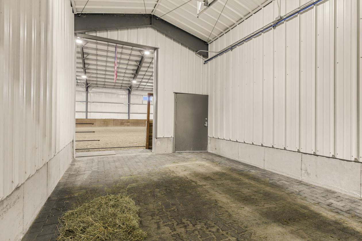 Newly built equestrian retreat with home & arena - photo 28