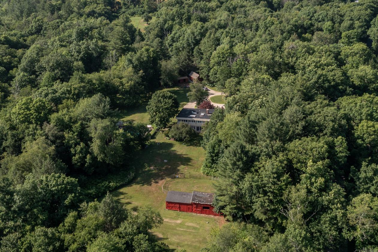 Secluded contemporary with new horse facilities - photo 6