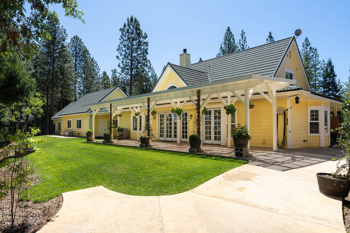 Peaceful Farmhouse with Acreage Fiddletown, Amador County, California