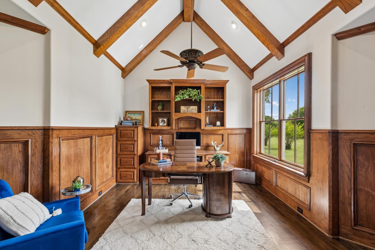 Luxury Acreage Living Without Compromise - photo 8