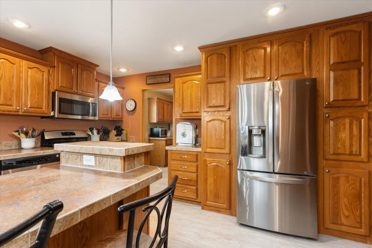 MULTI-GENERATIONAL horse property - photo 7