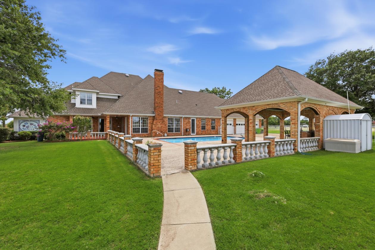 Beautiful 7-Acre Horse Property - photo 30