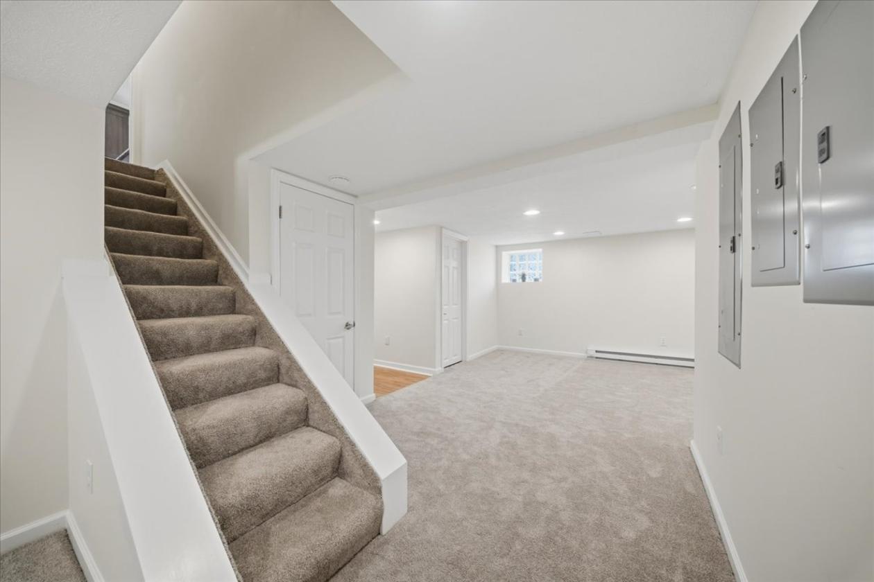 Restored 1880s Victorian Estate on 27 Private Acre - photo 6