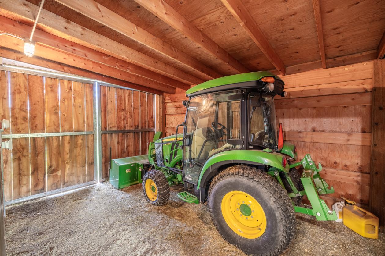 23+ ac, ARENA, 4 stall BARN and SHOP - photo 25