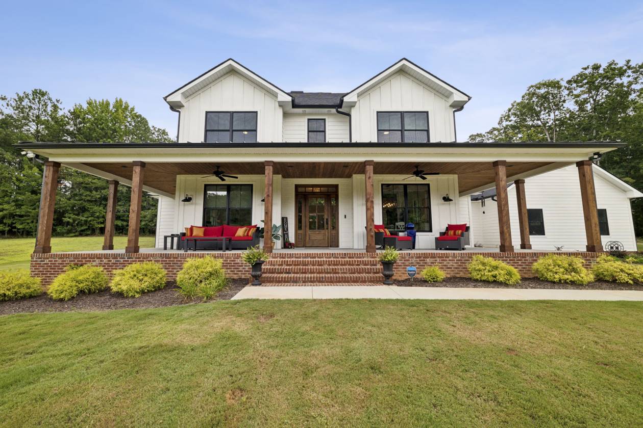 Horse Property for sale.