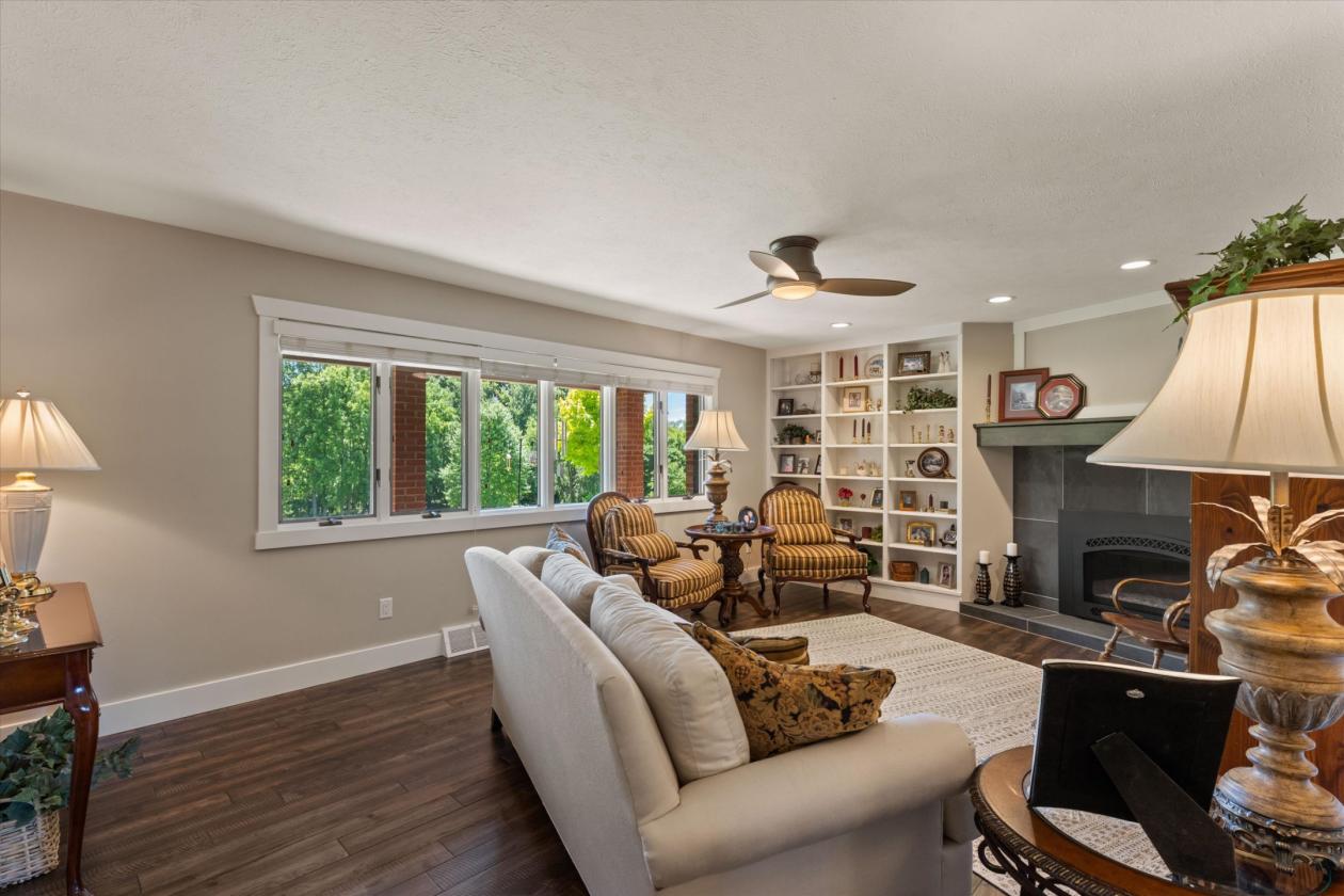 Luxury equestrian living on over 51 acres - photo 5