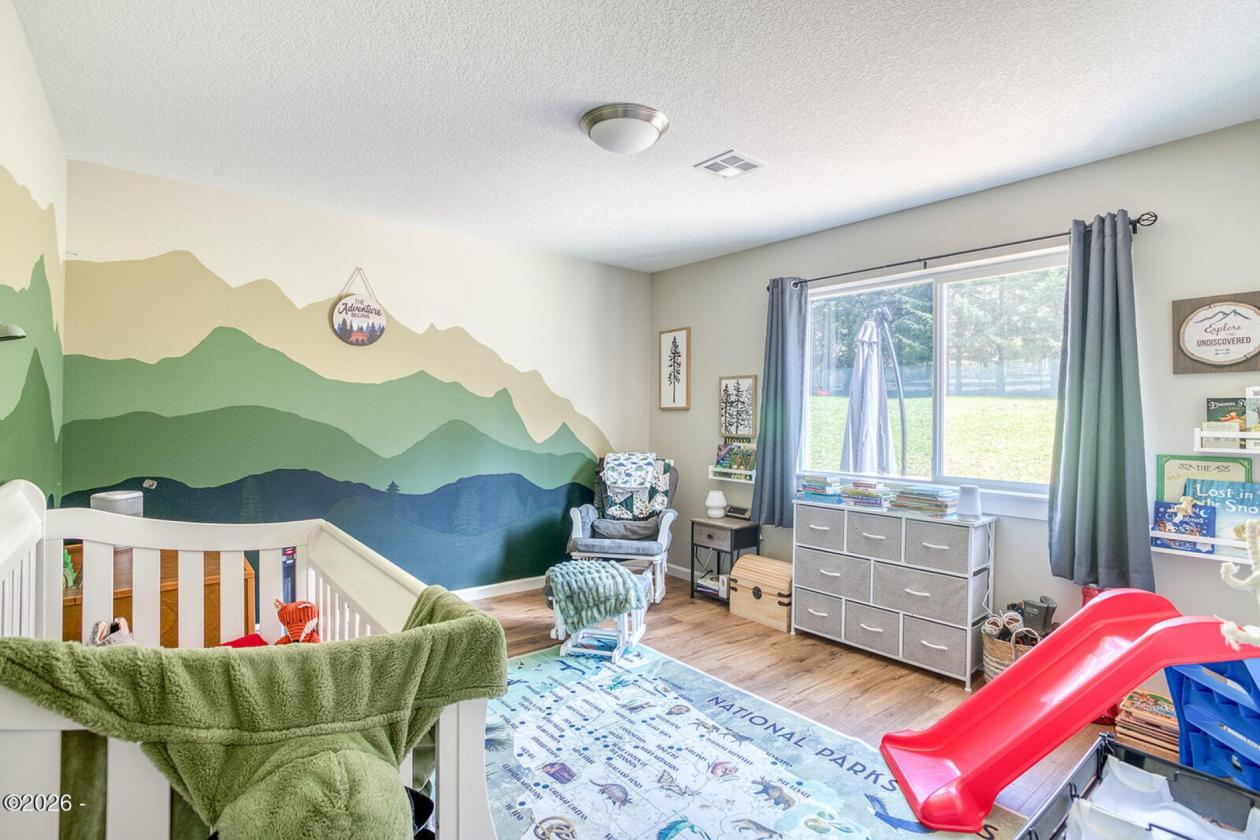 One-Owner HiLine Home Set on 2.92 Acres - photo 16