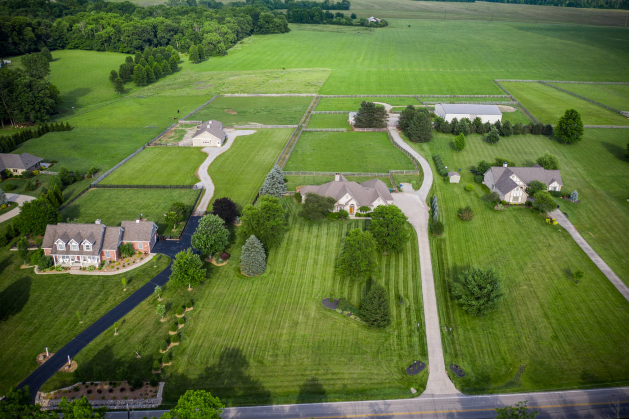 HORSE Lover's Dream close to amenities, 4.34 Acres with 2
