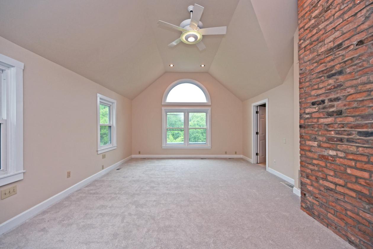 Luxury Equestrian Horse Ranch w/ 6-stall barn! - photo 29