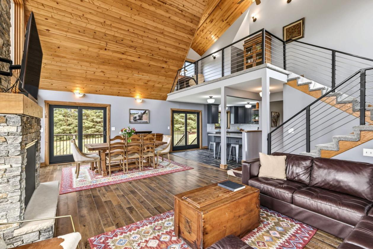 Gorgeous home on 10 acre equestrian property - photo 11