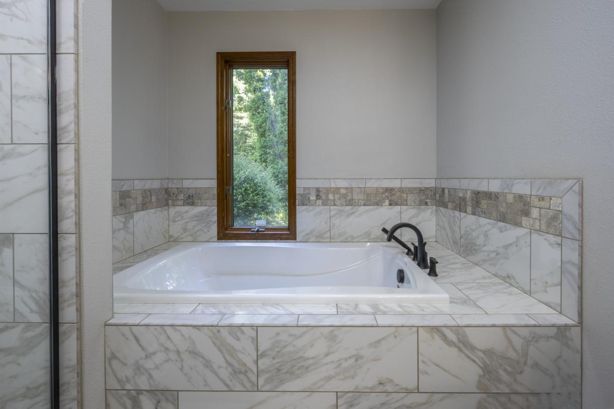 Unique Horse Property with a view of the Alsea Bay - photo 22