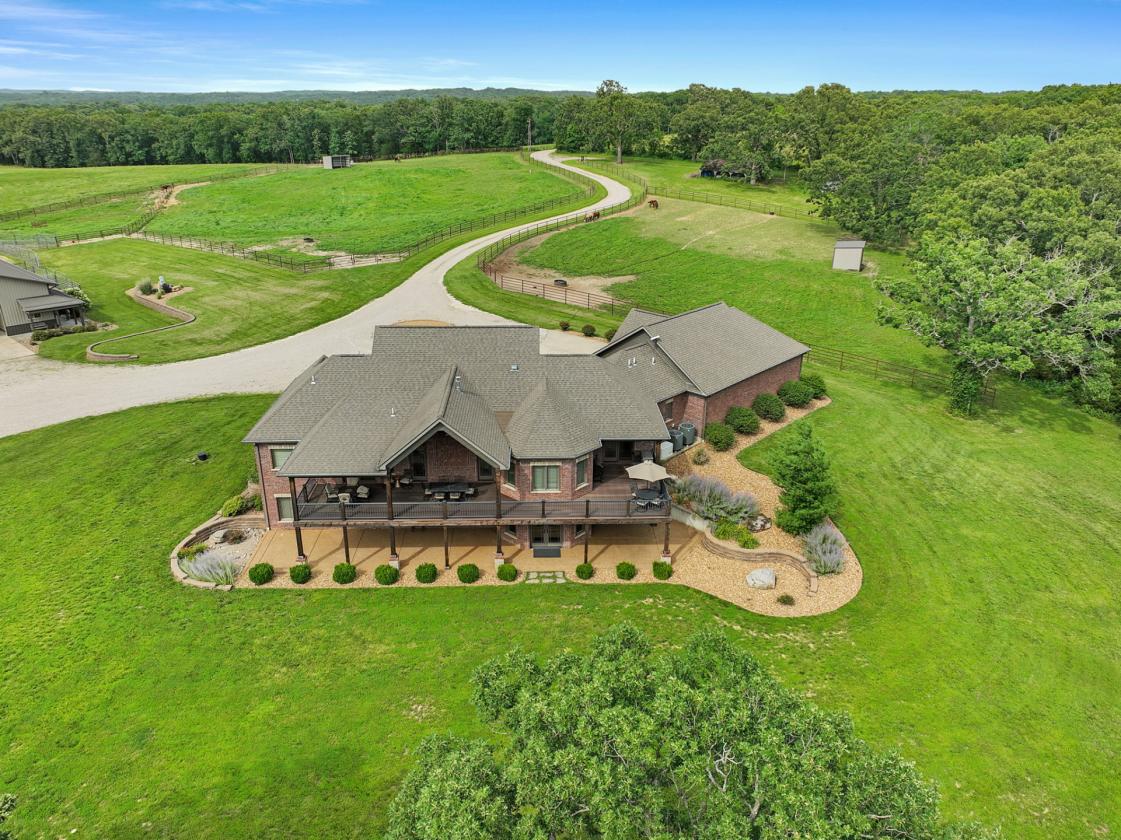 Timeless luxury and world class equestrianism - photo 1