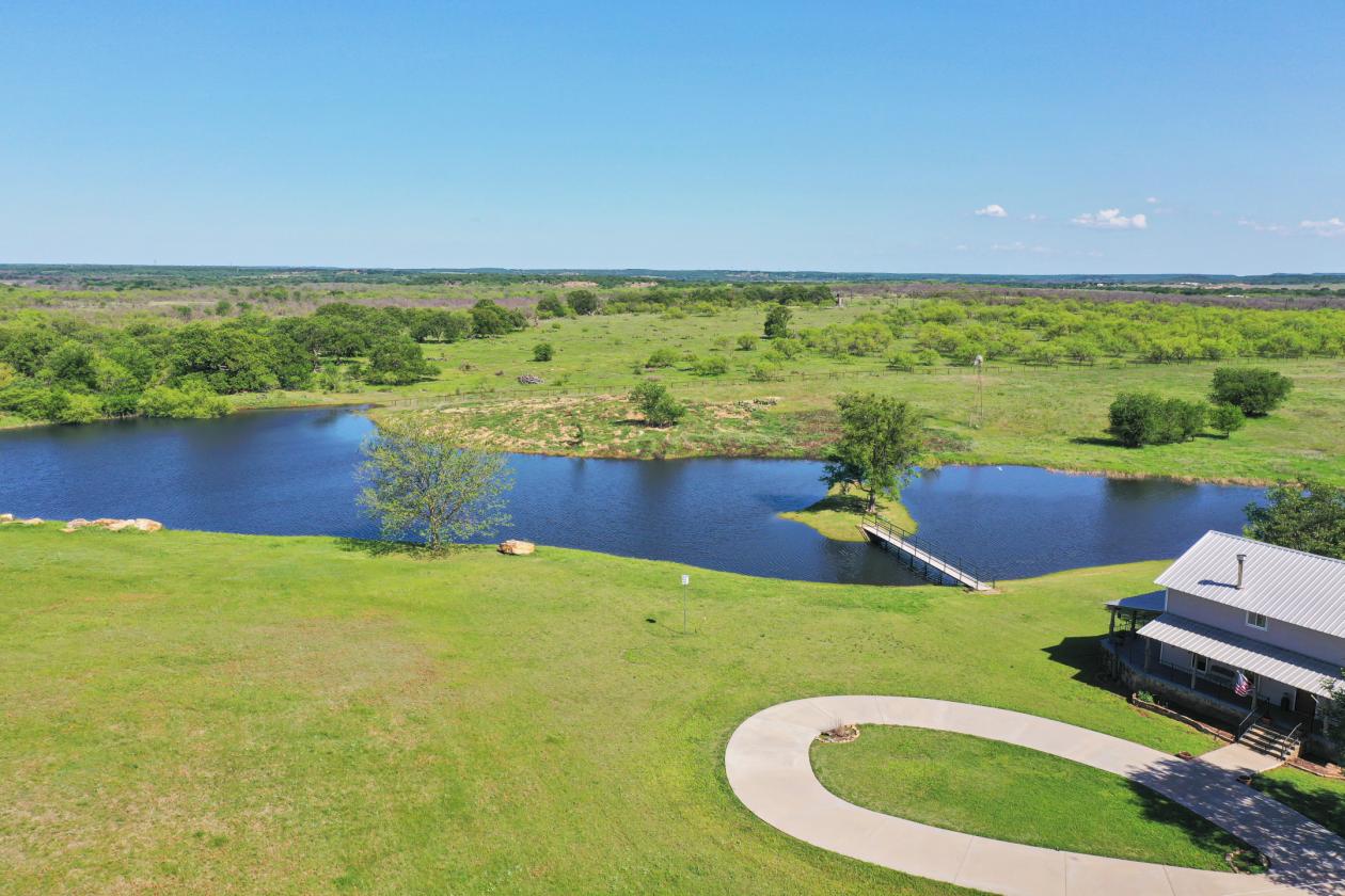 SPECTACULAR ±331 ACRE RANCH WITH MULTIPLE HOMES + - photo 1