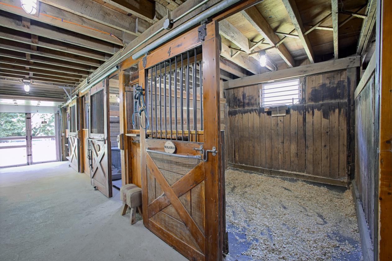 13.5-Acre Equestrian Farm with 12-Stall Barn - photo 26