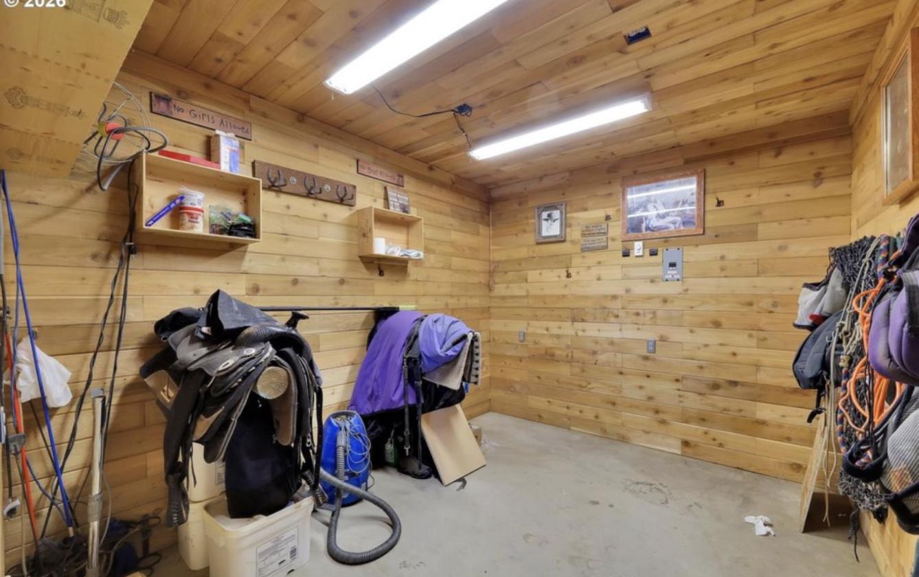 Horse property with giant covered arena - photo 23