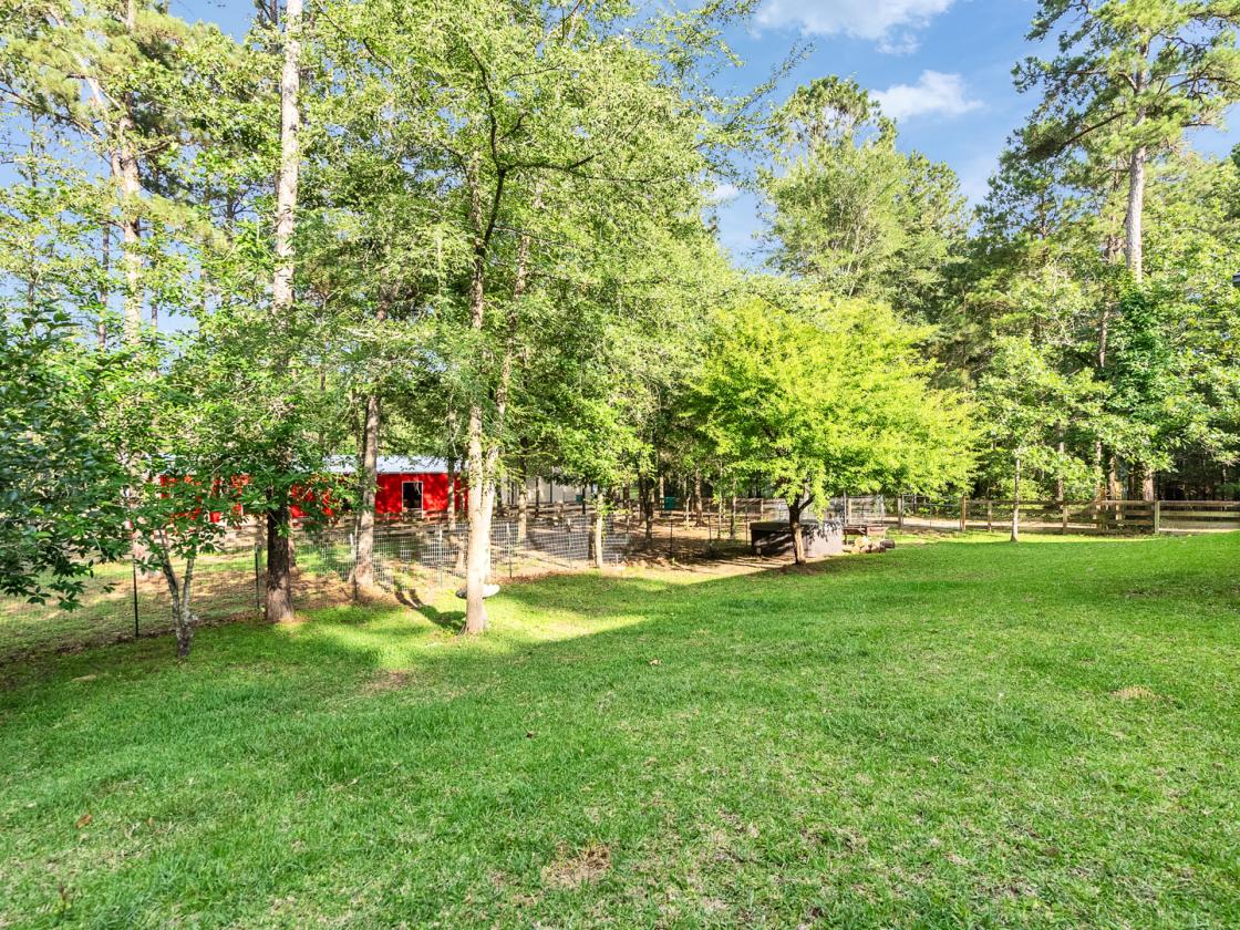 Turn-Key Equestrian Retreat on 8-Acres - photo 6