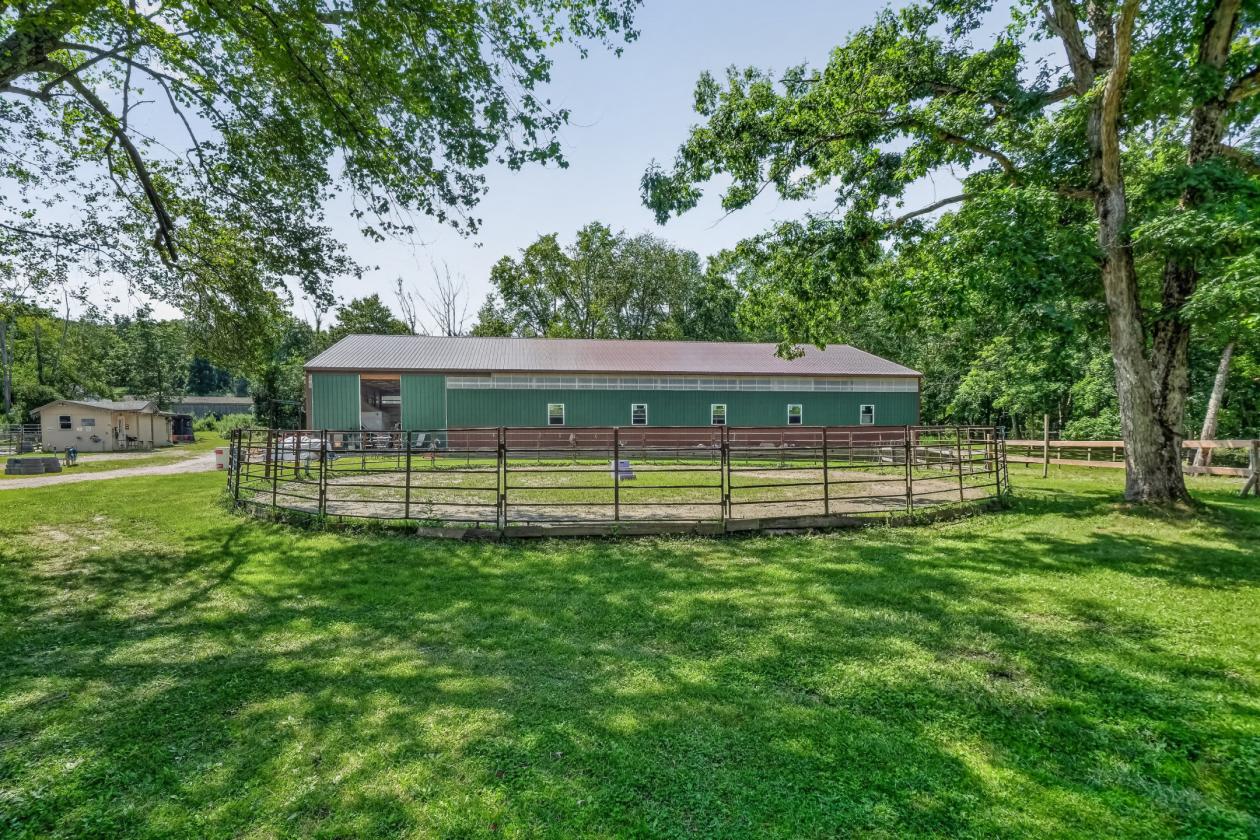 Private 5+ Acre Mountain-Top Equestrian Property - photo 17