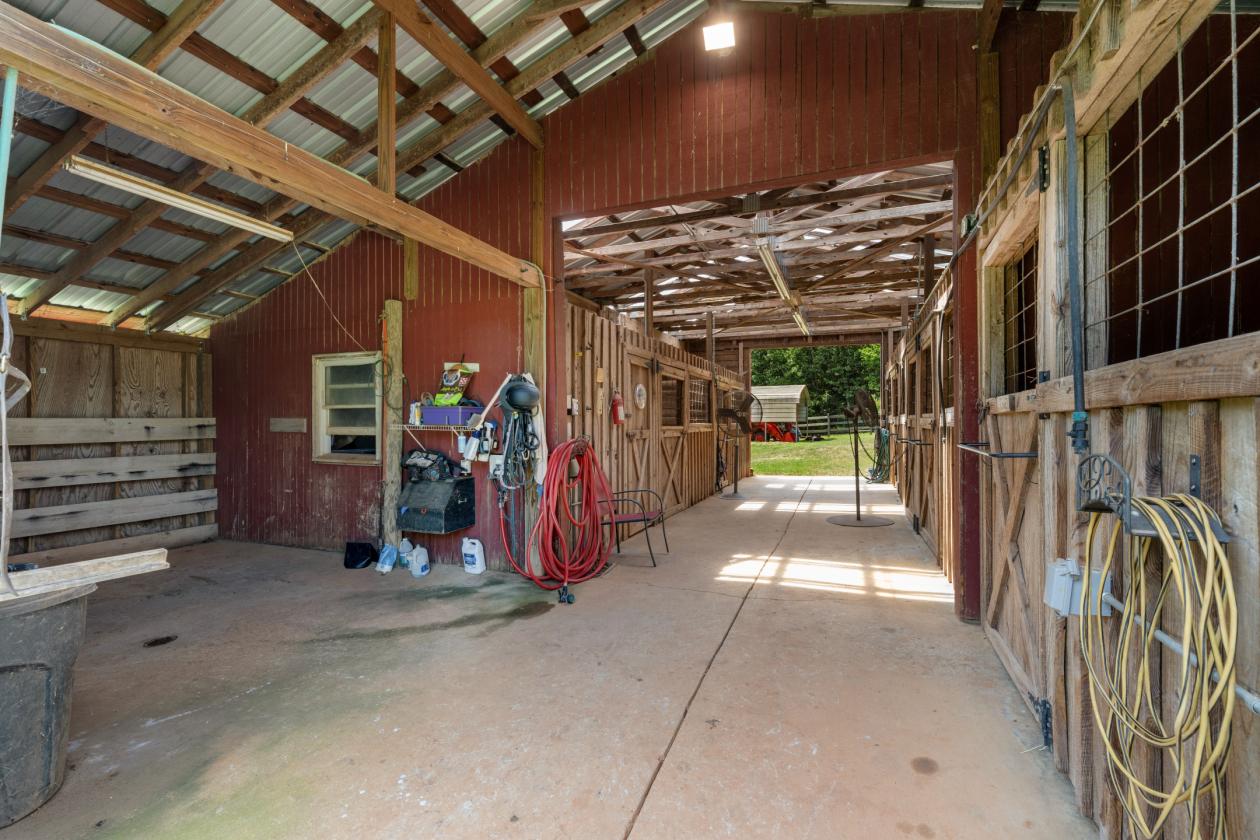 Turnkey Equestrian Farm with Arena & Barn - photo 28