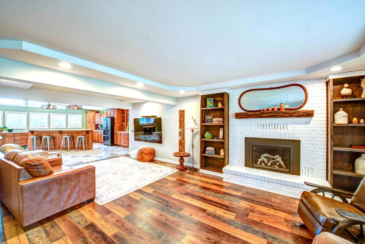 Gorgeous equestrian estate on 34.5 acres - photo 8
