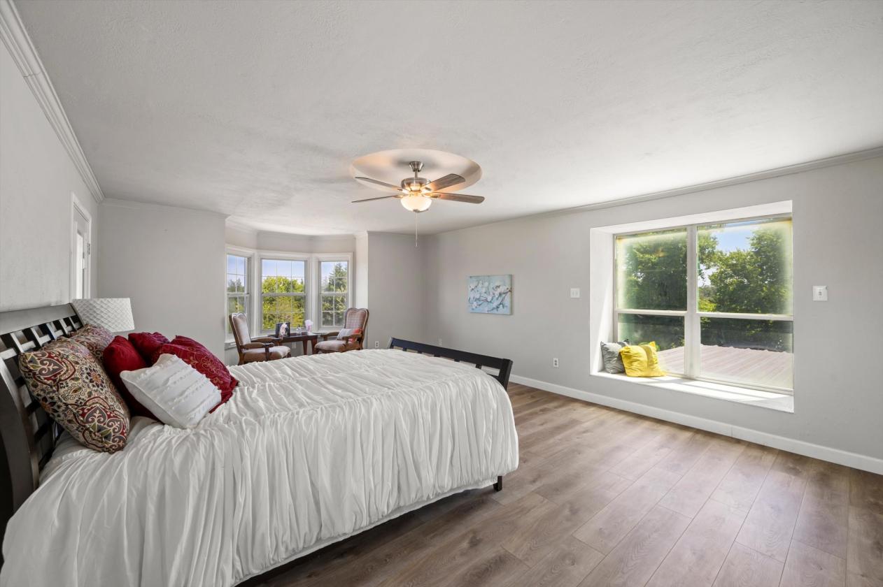 Updated home on 5.93 acres - photo 18
