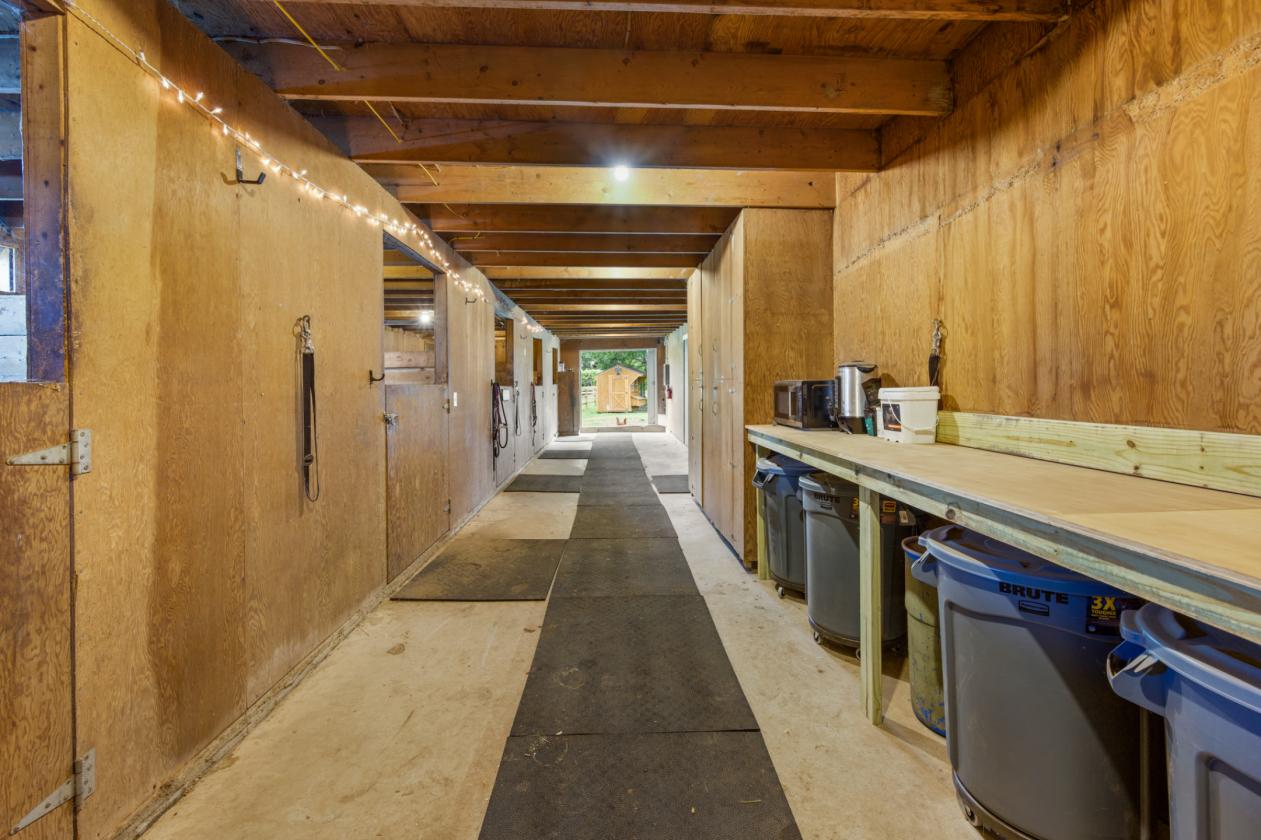 33.21 Acre Equestrian Estate With a Private Pond! - photo 5