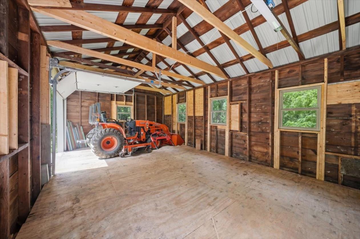 Restored 1880s Victorian Estate on 27 Private Acre - photo 29