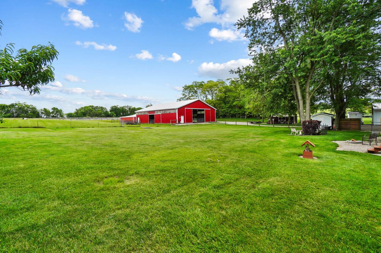 Heated Indoor Arena, Dedicated Hay Pasture & More! - photo 15